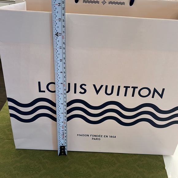 LOUIS VUITTON PAPER BAG FROM CAPRI ITALLY LV STORE - Picture 13 of 17